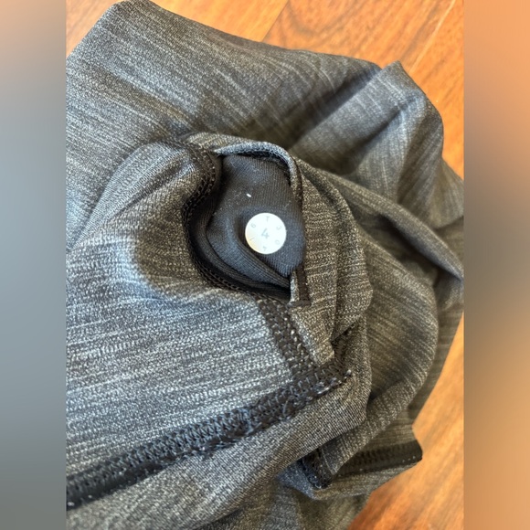 Lululemon size 4 leggings - Picture 3 of 4